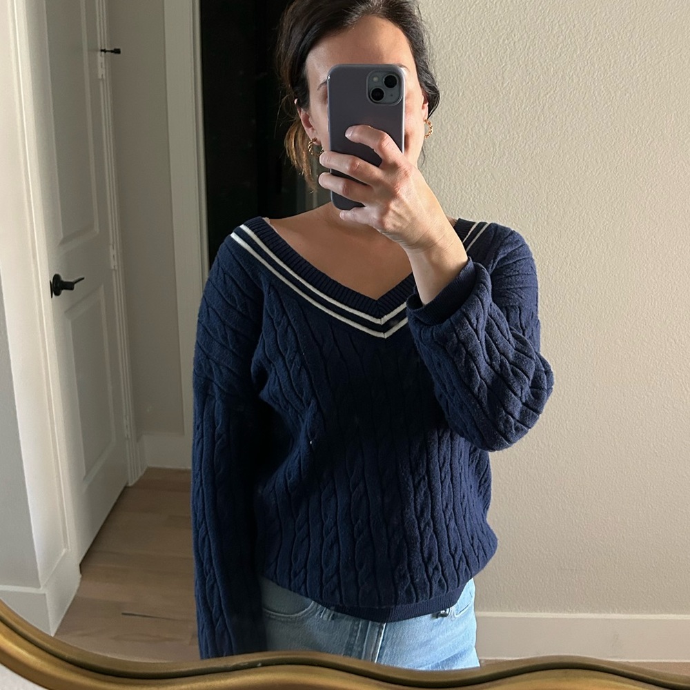 Treasure & Bond Navy V-Neck Sweater with White Trim size S